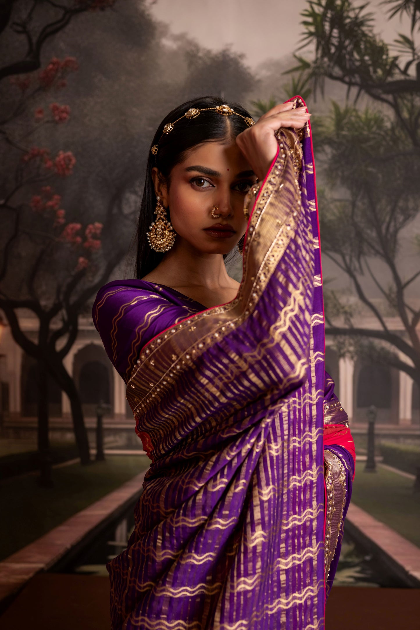 Striking dual-tone Crepe silk saree